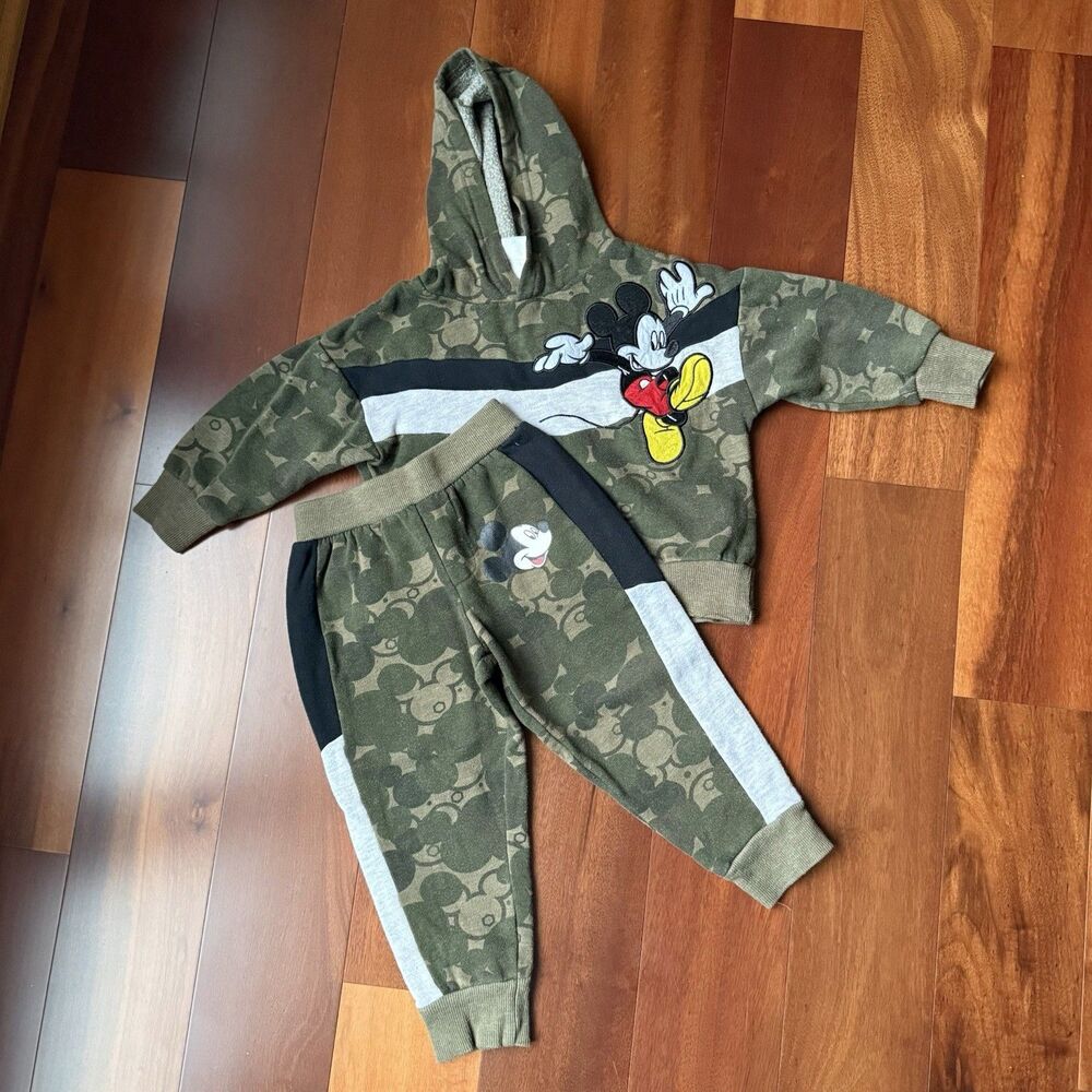 Disney  MICKEY MOUSE Toddler Sweatshirt Outfit Camo Embroidered 2 pc Set Boy 2T